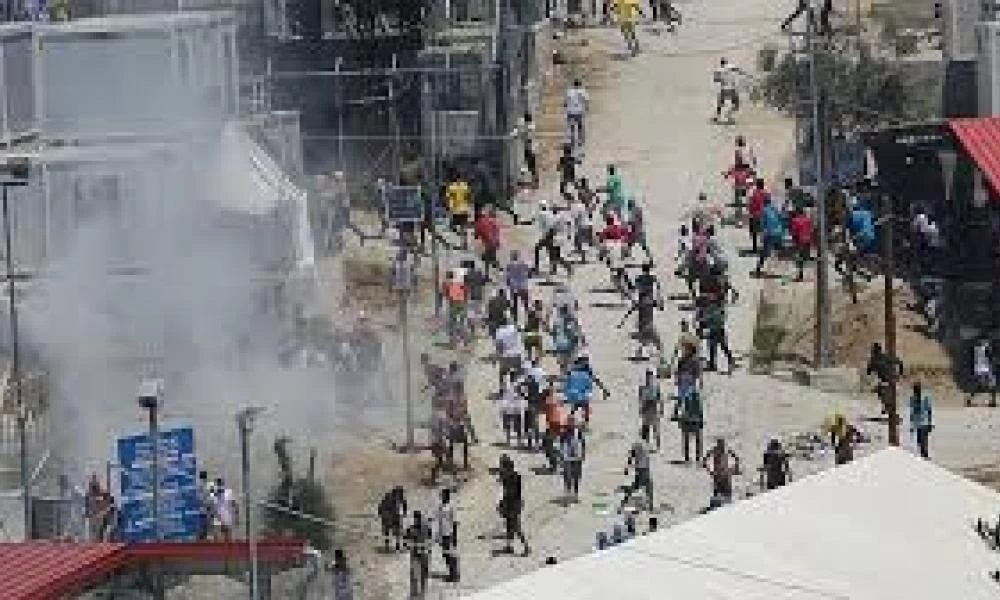 Αλλησκοτώνονται οι μετανάστες στη Λέσβο: Τον πέταξαν στο κενό από ύψος πέντε μέτρων